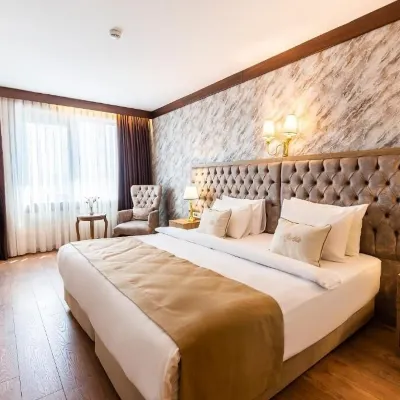 ماربل هوتل Hotels near ساحة جيهانغير