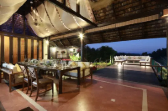 Vanilla Hill (Hill Lodge)