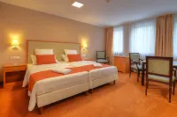 Anna Hotel فنادق في Budaors