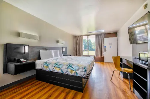 Motel 6 Conyers, GA - Pet friendly