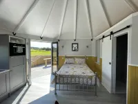 Acdc Glamping, Campervan , Caravan and Tent Resort Hotels in Fraserburgh