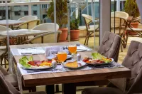 Ada Life Hotel - Parkering