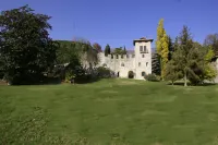 Castrum di Serravalle Hotels in Revine Lago