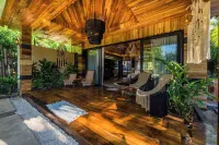 Ocho Artisan Bungalows Hotels in Playa Langosta
