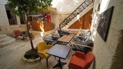 Pin Traveler House Hotels in 