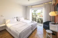 Costa d'Oiro Ambiance Village Hotels in Lagos