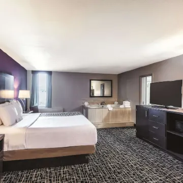 La Quinta Inn & Suites by Wyndham Colorado Springs North Hotels near Sunrise United Methodist Church