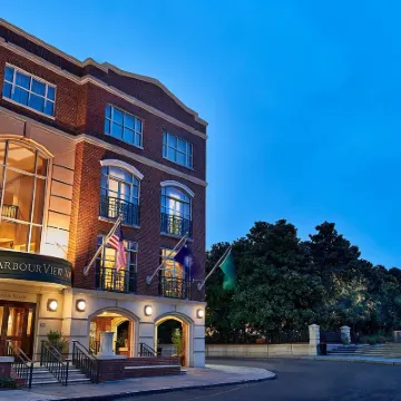 Harbourview Inn Hotels near Waterfront Park
