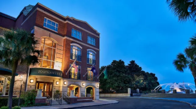 Harbourview Inn Hotel berhampiran Waterfront Park