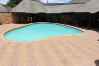 The Willow Tree Guesthouse - Pools
