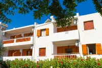 Ideal Hotel Các khách sạn ở Vathianos Kampos