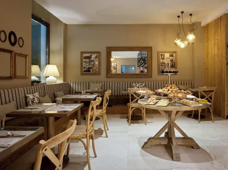 Hotel America Отели в г. Трент