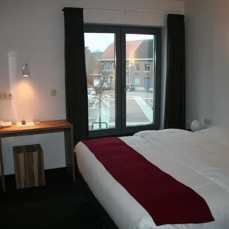 Hotel Carpinus Отели рядом с достопримечательностью «Старая Рыночная Площадь Левен»
