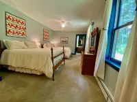 The Wilmington Inn Hotels near Hogback Mountain Country Store