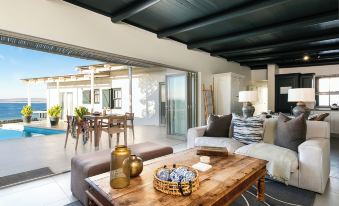 Abalone Hotel & Villa's