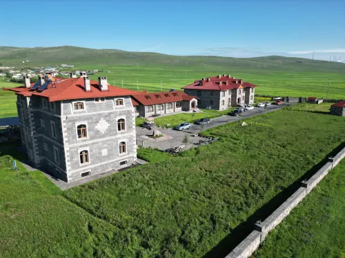 Lake Cildir Lodge Hotels in Sazlısu