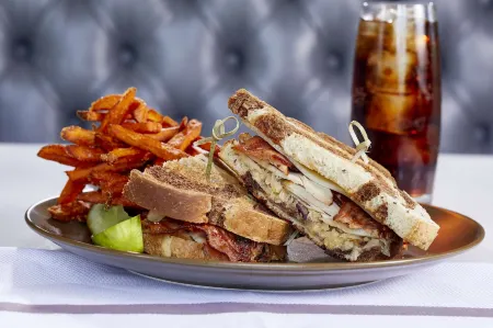 Hyatt Centric Midtown Atlanta Отели рядом с достопримечательностью «Overtime Elite Arena (OTE)»