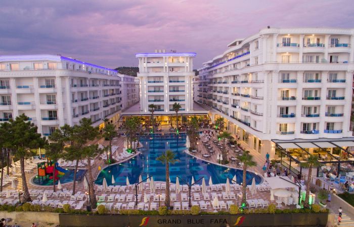 Grand Blue Fafa Resort & Spa
