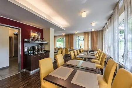 Hotel Lousberg Отели рядом с достопримечательностью «RWTH Aachen University computer science center»