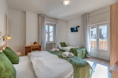 Albergo Alla Costa فنادق في Ledro