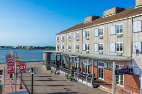 Harbor House Hotel and Marina at Pier 21