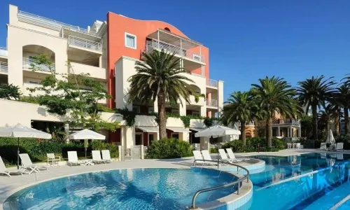 วาเลนติโนรีสอร์ท