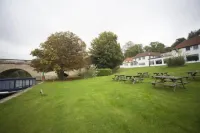 Shillingford Bridge Hotel Hotels in South Oxfordshire