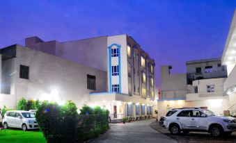 Hotel Maharaja Residency