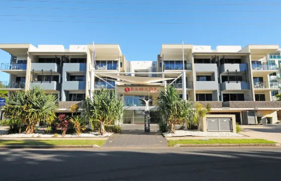 赫維灣華美達酒店