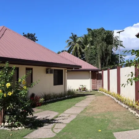 Chiisai Natsu Resort Panglao Отели рядом с достопримечательностью «Пляж Думалуан»