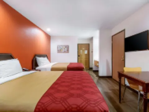 Econo Lodge Hotels in Needham Township