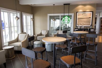 Café Cedar Point Hotel Breakers Photo