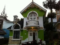 Villa Kota Bunga Dahlia
