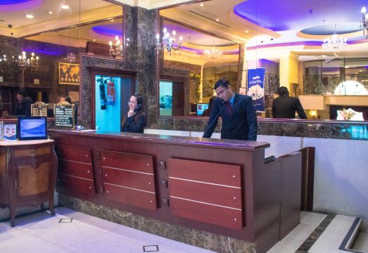 알 마하 리젠시 호텔 스위트