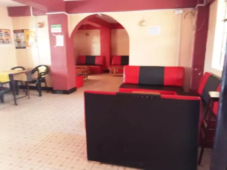 Club 95 Hotel Отели в г. Эмбу