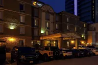 Comfort Hotel Bayer's Lake - parking