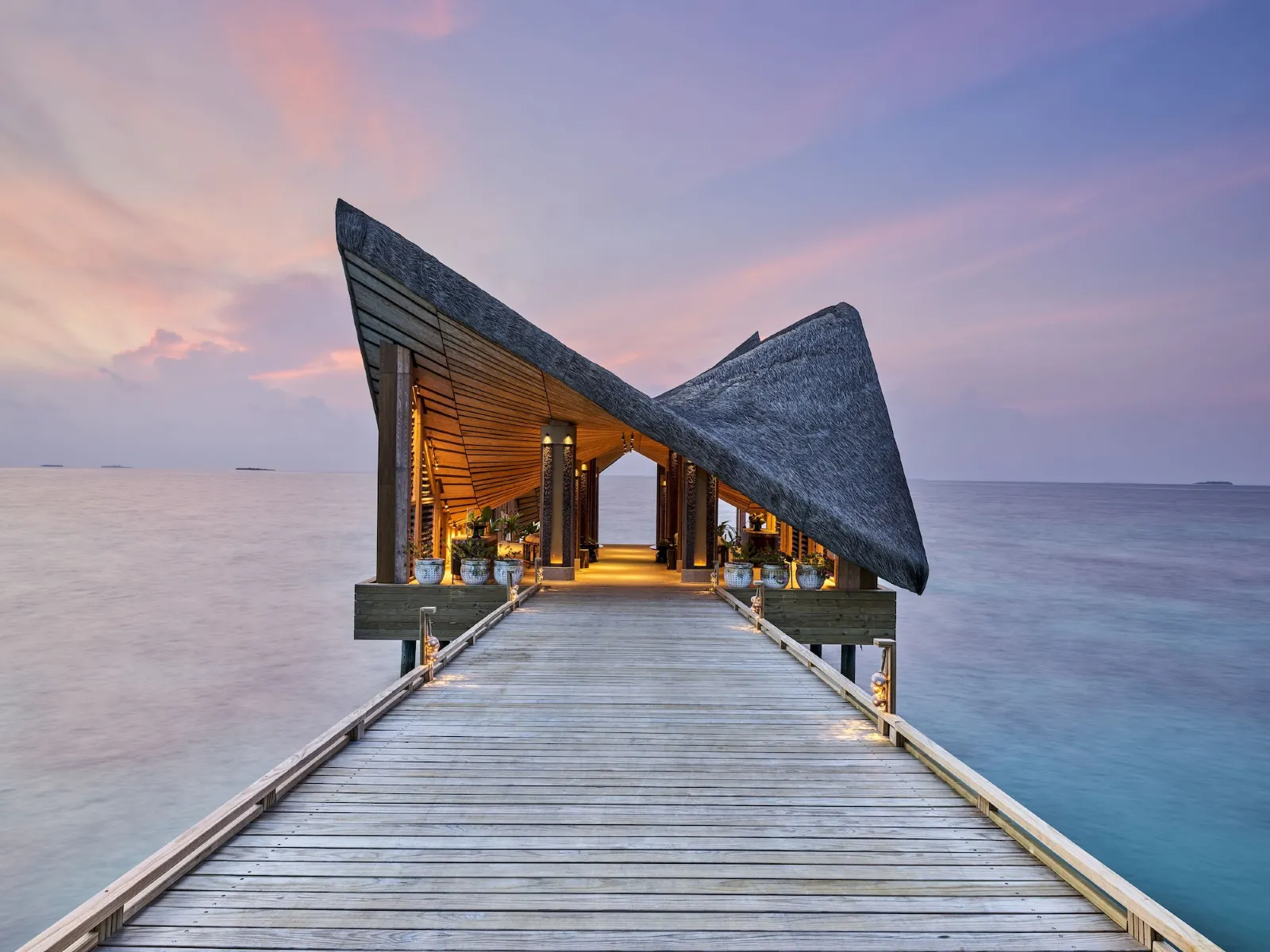 다채로운 해양 생물과 예술 조각을 만날 수 있는 수중 박물관