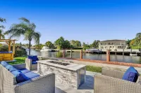 7 Br Intercostal Beauty with Heated Pool