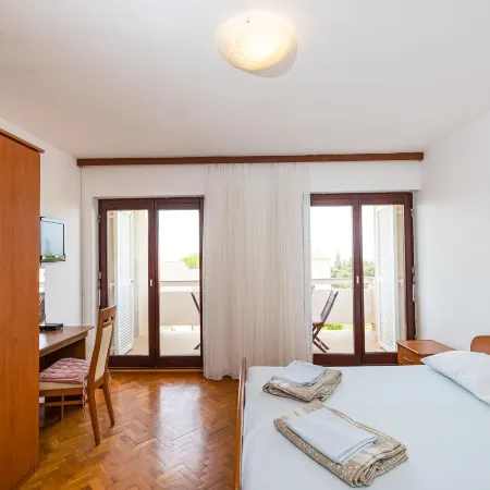 Apartment Ljubica with Nice Garden 1