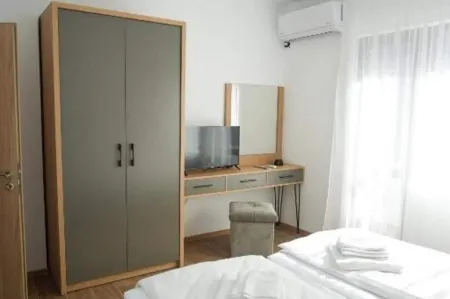 2 Bed Apt - Sleeps 4 Terrace & Pet Friendly Отели в г. Сандански