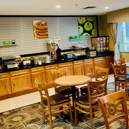 La Quinta Inn & Suites by Wyndham Fort Smith