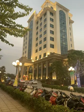 Quynh Trang Hung Yen Hotel (former Melia Grand Hotel)