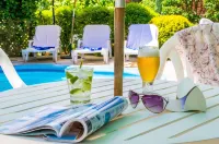 Hotel Azaleia - ที่มีสระว่ายน้ำ