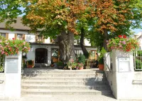 Hotel-Gasthof-Groß Hotels in der Nähe von Gedenkstätte ehemaliger "SS-Schießplatz Hebertshausen"