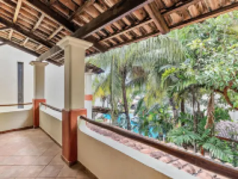 カラフル & プライベート 2ベッドルーム コンド ジャスト ア ショート ウォーク フロム ザ ビーチ ココのホテル