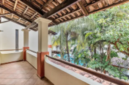 Colorful & Private 2-Bedroom Condo Just a Short Walk from the Beach