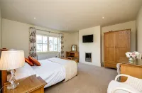 Spacious Home to Sleep 6 Just a Short Stroll From Kenmare