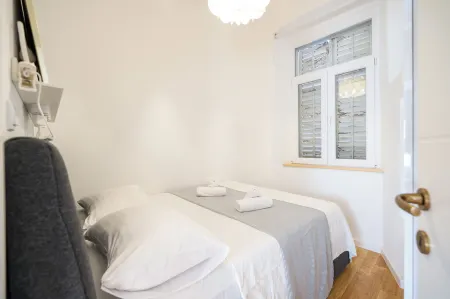 Iadra Apartment in City Center Отели рядом с достопримечательностью «Собор Святой Анастасии»