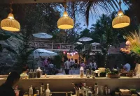 Cali Stays & Cafe By the Bay Hotels in Chapora