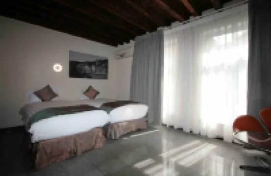 Amosa Liège City Centre Apart Regence 17